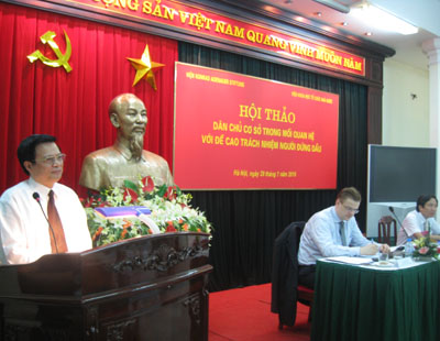 Hội thảo “Dân chủ cơ sở trong mối quan hệ với đề cao trách nhiệm người đứng đầu”